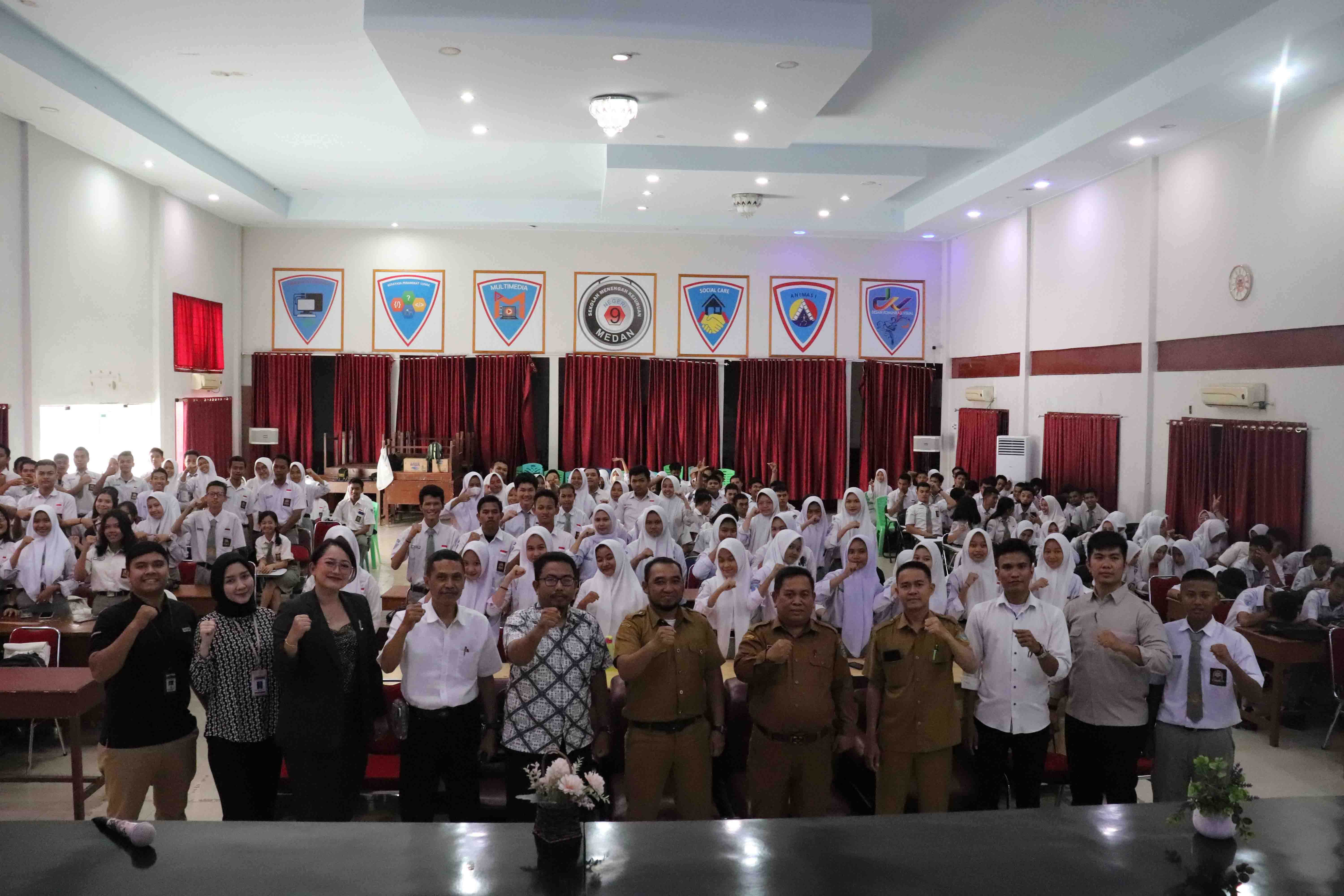 Bank Mestika Edukasi Pelajar SMK Negeri 9 Medan